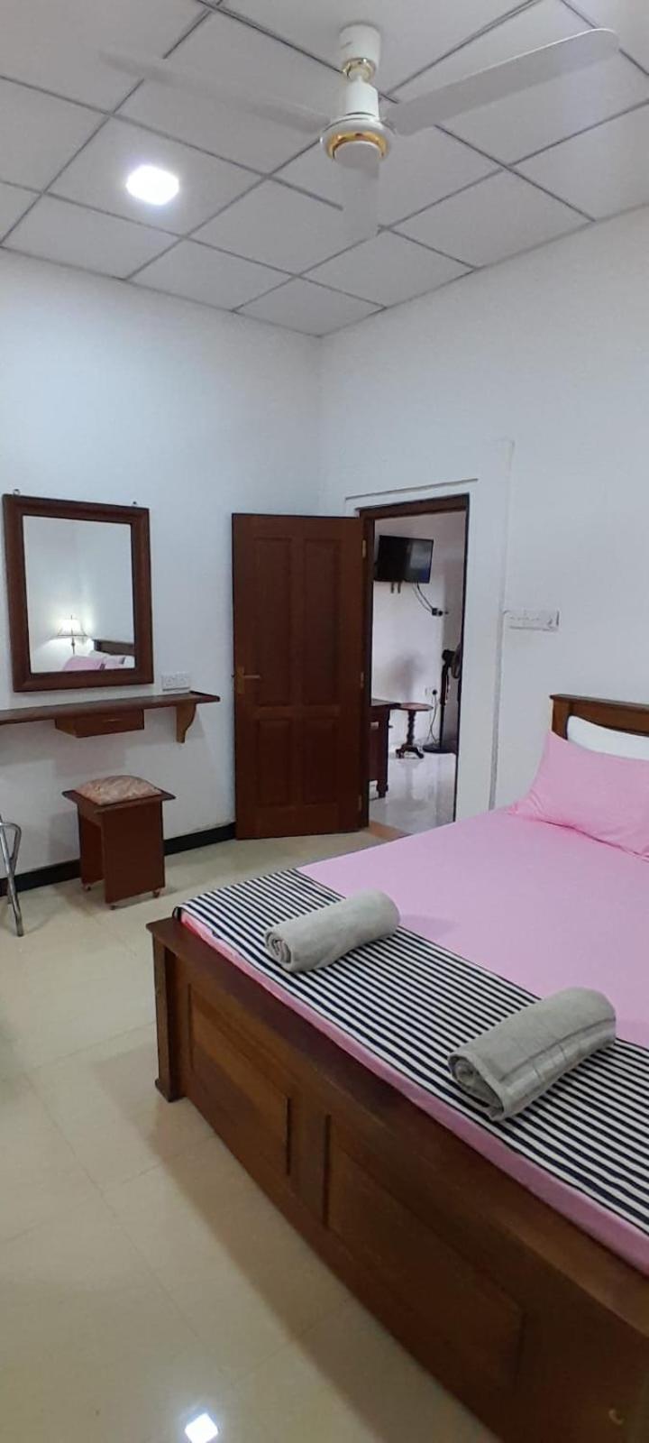 The Max Villa Negombo Rum bild